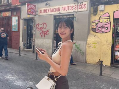 IVE Ahn Yujin Memperlihatkan Senyuman Indah 23